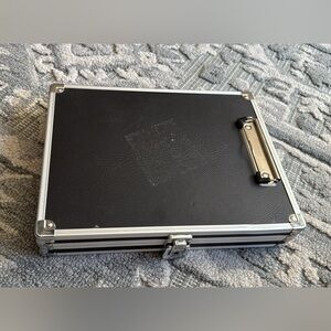 Black Metal-Trimmed Carrying Case Clii Board